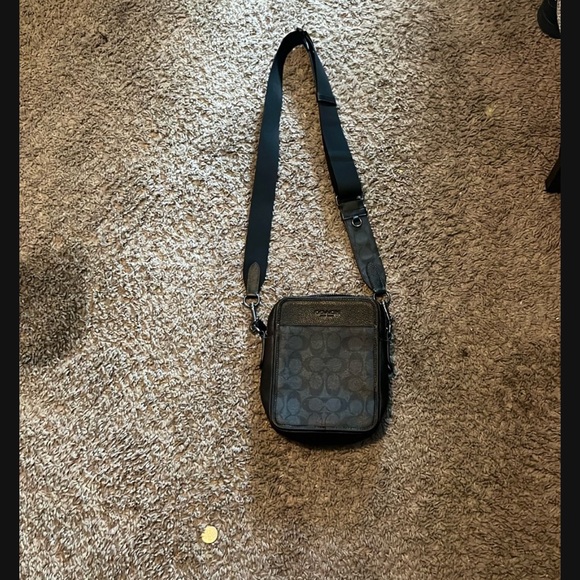 Coach Black Signature Men's Messenger Bag - Picture 1 of 3